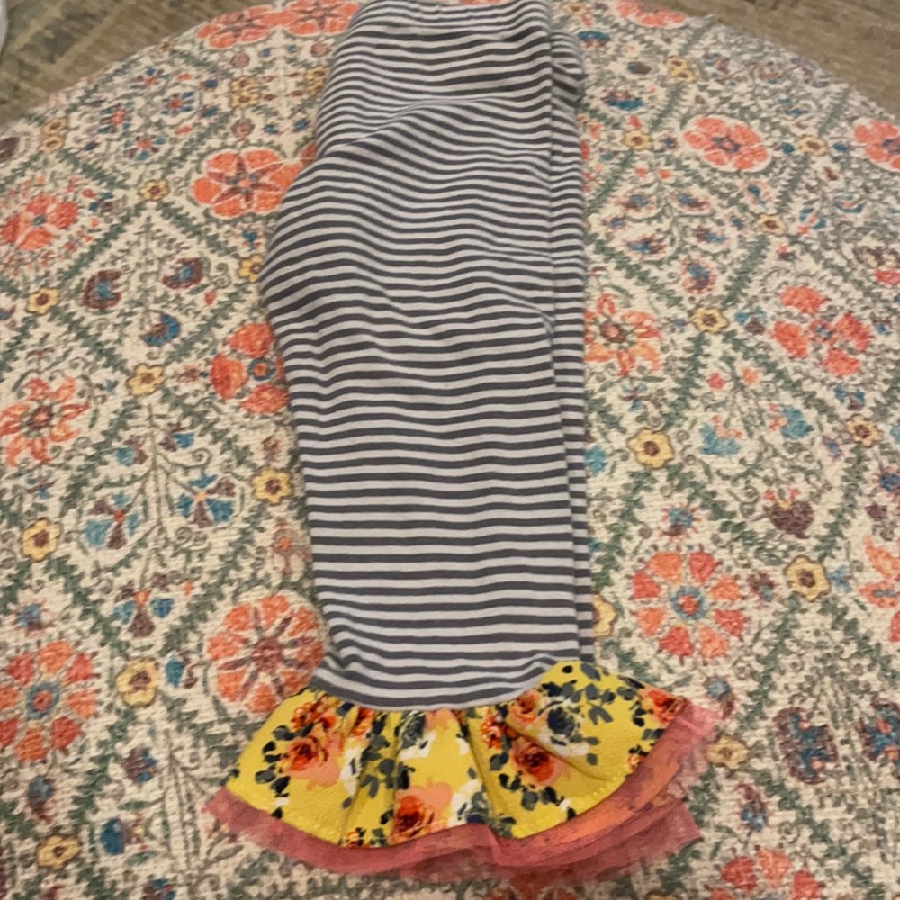 Striped Ruffled Leggings